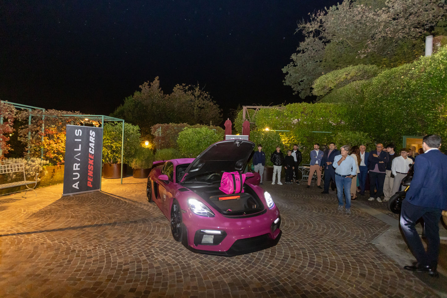 Aureum – Borsa in Pelle Su Misura per Supercar